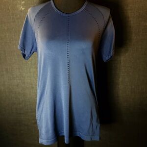 Athleta Perforated Blue Short Sleeve Tee Size L